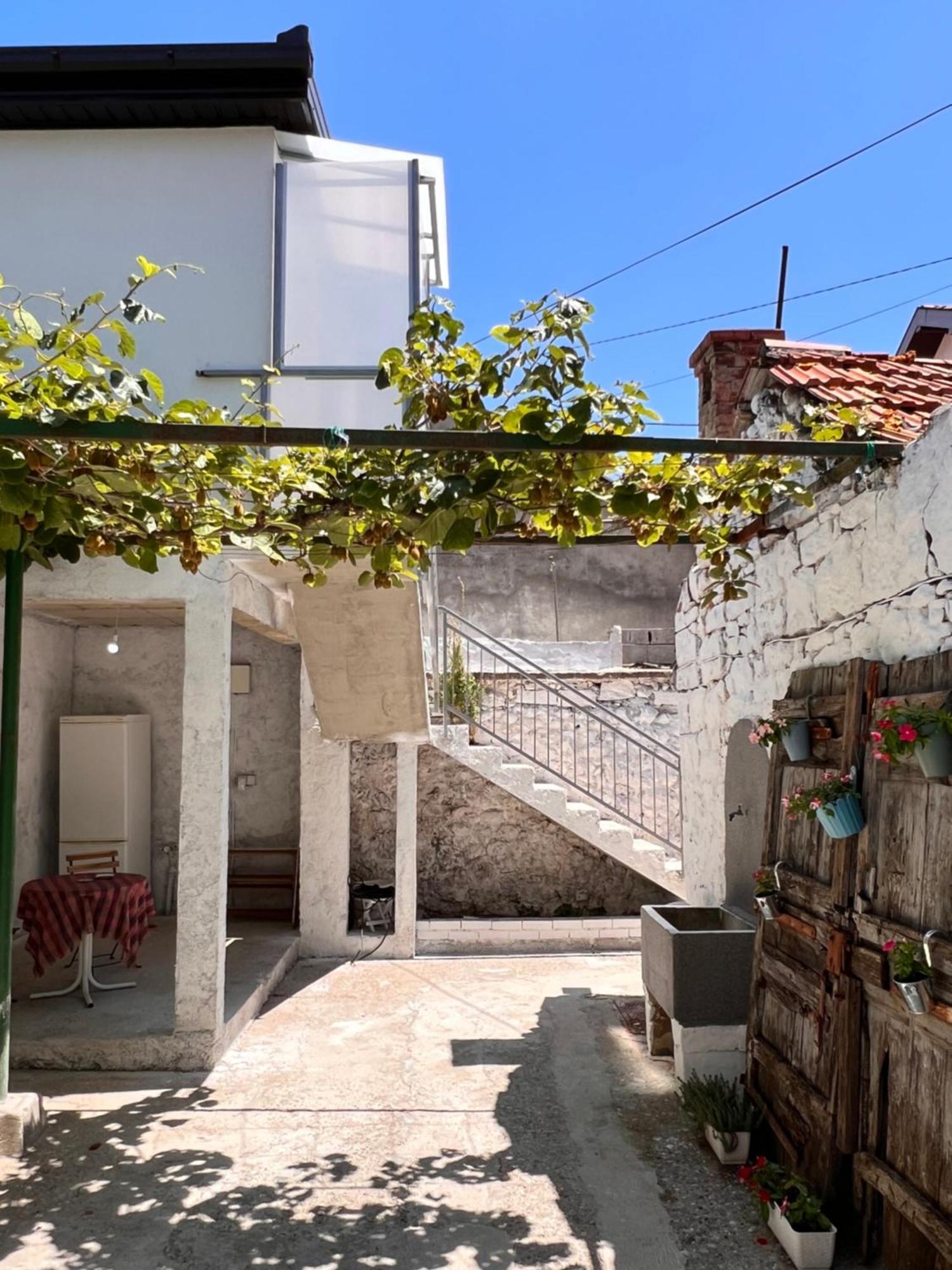 Guest House Kiwi Mostar Exterior photo
